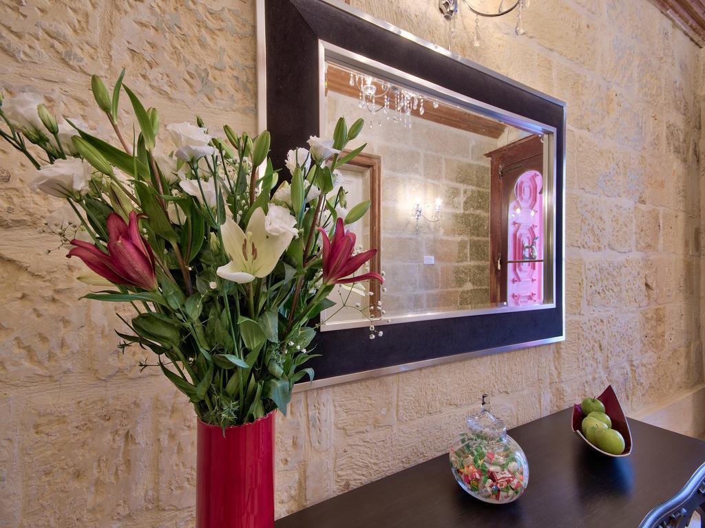 Julesy'S Bnb Cospicua Екстериор снимка