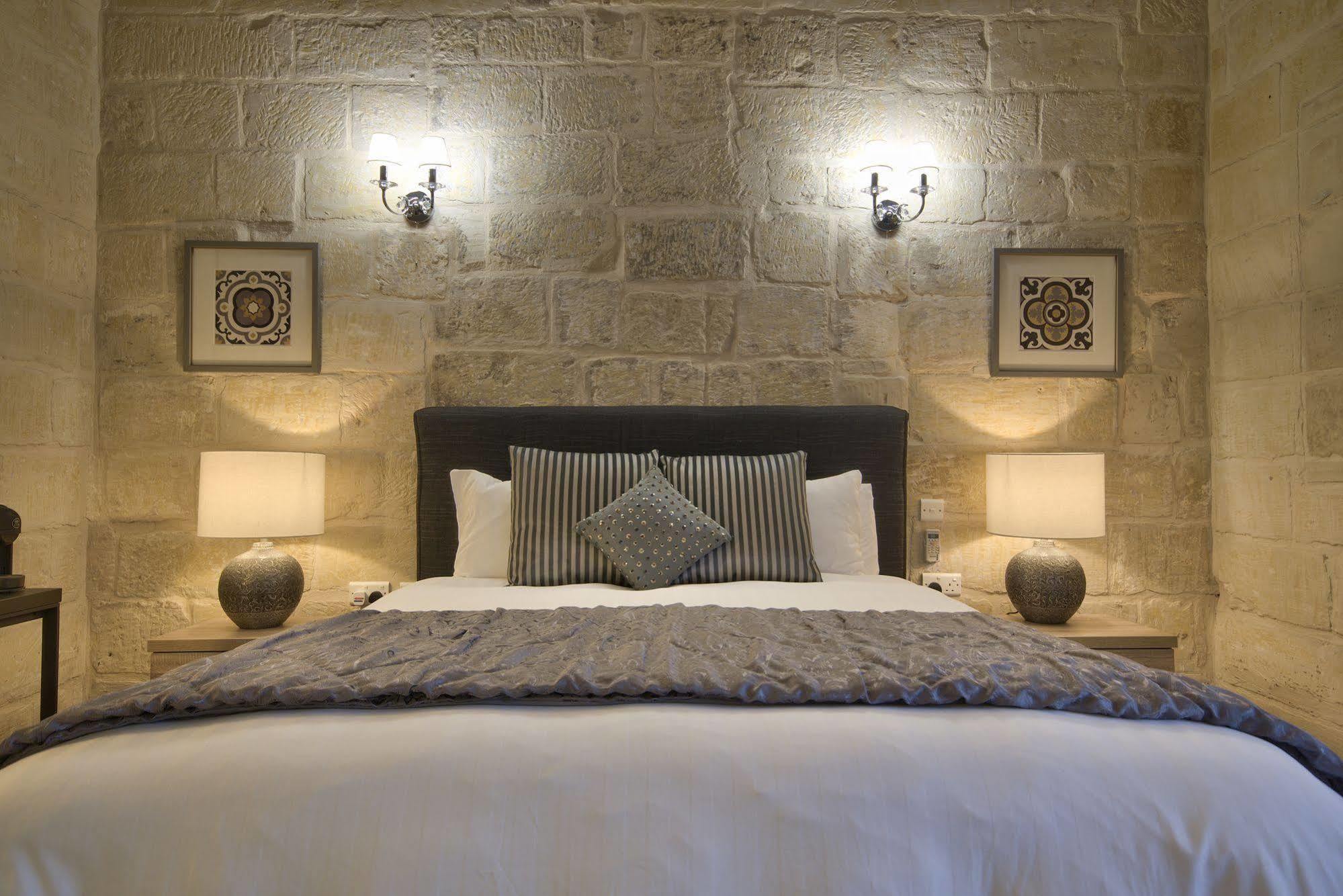Julesy'S Bnb Cospicua Екстериор снимка