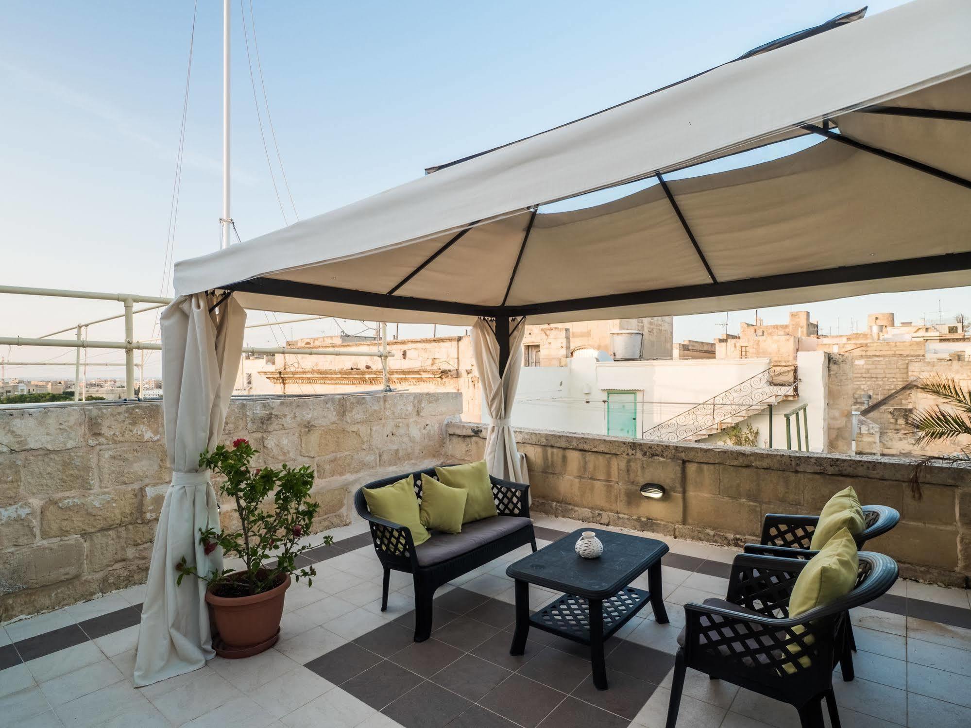 Julesy'S Bnb Cospicua Екстериор снимка