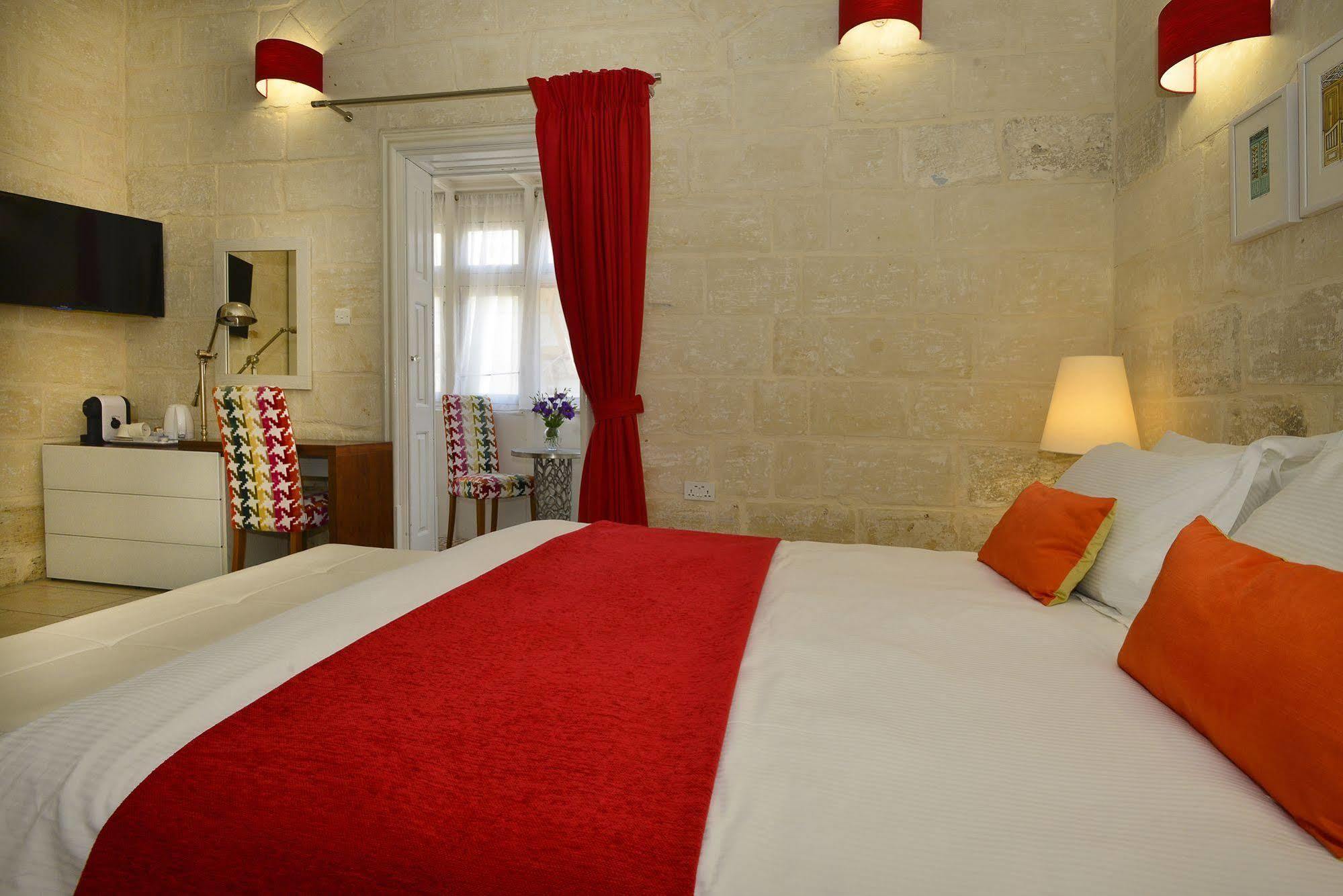 Julesy'S Bnb Cospicua Екстериор снимка